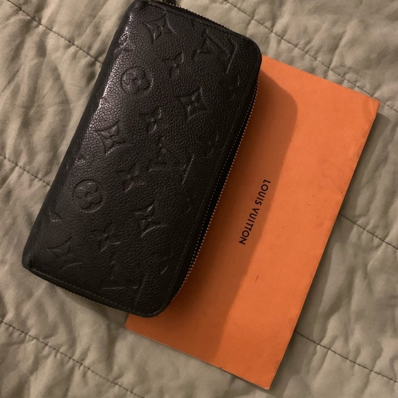 Louis Vuitton Handbags - Louis Vuitton wallet